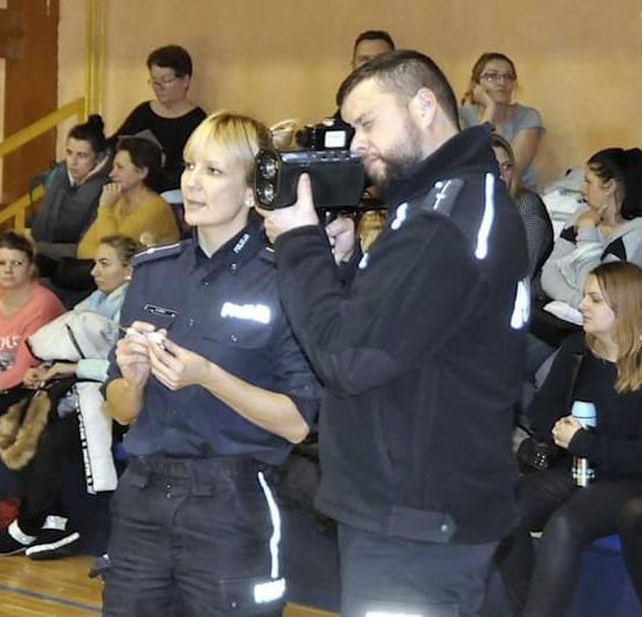 Na zdjęciu policjanci podczas trwającej konkurencji