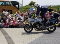 Zdjęcia z pikniku rodzinnego pod Kopcem Wyzwolenia w Piekarach Śląskich w ramach akcji &quot;Bezpieczny odblask&quot;