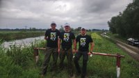 Na zdjęciu reprezentujący piekarską komendę policjanci.