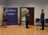 Złożenie meldunku Komendantowi Miejskiemu Policji w Piekarach Śląskich podczas uroczystości ślubowania nowych policjantów