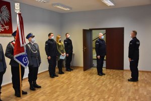 Uroczyste ślubowanie nowo przyjętych policjantów w budynku Komendy Miejskiej Policji w Piekarach Śląskich.