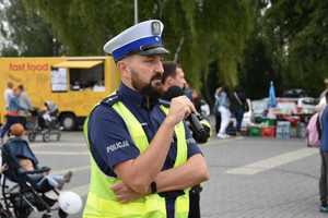 Zdjęcie z pokazu akcji piekarskich służb.