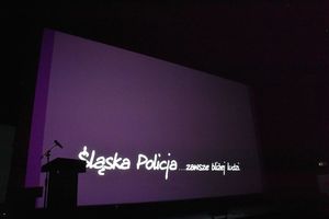 Wyświetlony napis na ekranie Śląska Policja zawsze bliżej ludzi