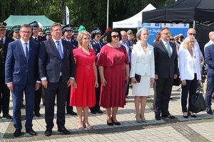 zdjęcie uczestników obchodów z okazji Święta Wojska Polskiego