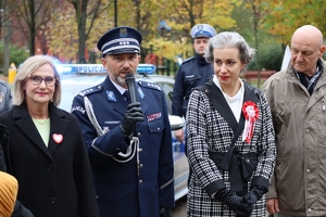 Zdjęcie przedstawia Pana Komendanta Policji podczas przemowy