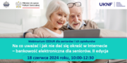 Seniorzy korzystają z laptopa