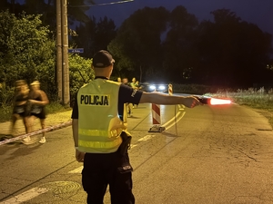 Policjant podczas zabezpieczenia