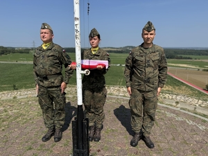 Zdjęcie z obchodów Święta Wojska Polskiego na Kopcu Wyzwolenia