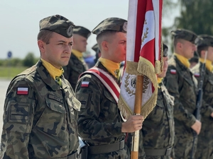 Zdjęcie z obchodów Święta Wojska Polskiego na Kopcu Wyzwolenia