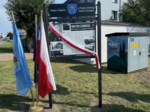 Zdjęcie z uroczystości 85. rocznicy śmierci posterunkowego Wiktora Szwagla