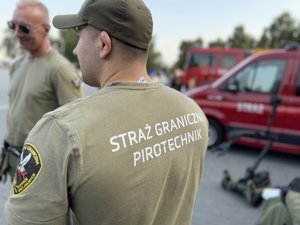 Zdjęcia z pikniku policyjnego na Kopcu Wyzwolenia w Piekarach Śląskich.