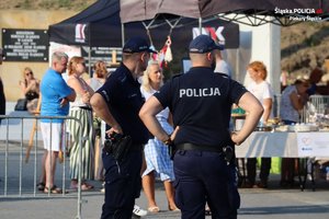 Zdjęcie policjantów na pikniku