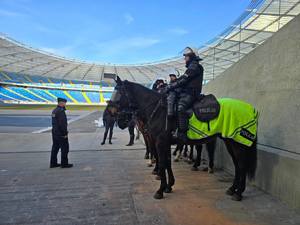 Zdjęcie policjantów podczas ćwiczeń na Stadionie Śląskim