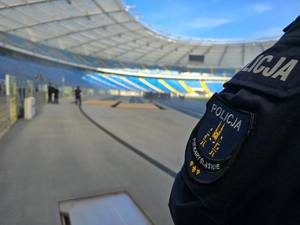 Zdjęcie policjantów podczas ćwiczeń na Stadionie Śląskim