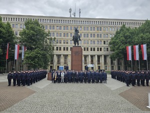 Zdjęcie policjantów podczas ślubowania
