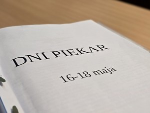 Zdjęcie policjantów podczas zabezpieczenia dni miasta