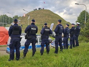 Zdjęcie policjantów podczas zabezpieczenia dni miasta