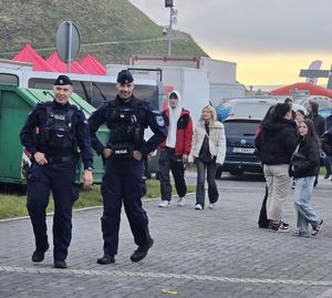 Zdjęcie policjantów podczas zabezpieczenia dni miasta