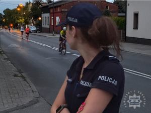 Zdjęcie służb zabezpieczających półmaraton
