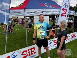 Zdjęcie służb zabezpieczających półmaraton