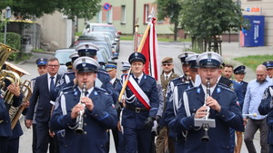 Zdjęcia policjantów oraz uczestników uroczystości