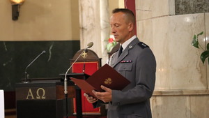 Zdjęcia policjantów oraz uczestników uroczystości