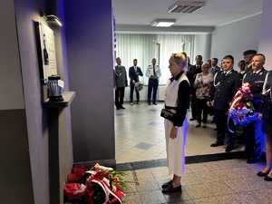 Zdjęcia policjantów oraz uczestników uroczystości