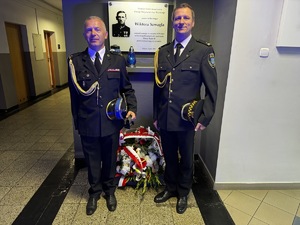 Zdjęcia policjantów oraz uczestników uroczystości