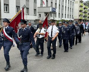 Zdjęcia policjantów oraz uczestników uroczystości