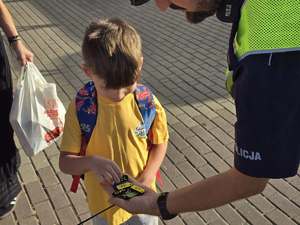 Zdjęcie policjantów podczas działań &quot;Bezpieczna droga do szkoły&quot;