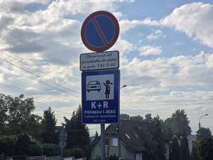 Zdjęcie policjantów podczas działań &quot;Bezpieczna droga do szkoły&quot;
