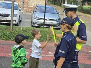 Zdjęcie policjantów podczas działań &quot;Bezpieczna droga do szkoły&quot;