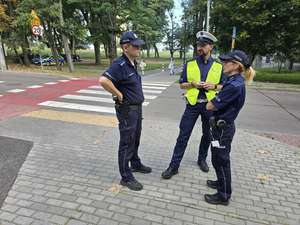 Zdjęcie policjantów podczas działań &quot;Bezpieczna droga do szkoły&quot;