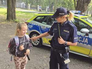 Zdjęcie policjantów podczas działań &quot;Bezpieczna droga do szkoły&quot;