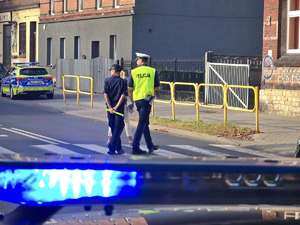 Zdjęcie policjantów podczas działań &quot;Bezpieczna droga do szkoły&quot;