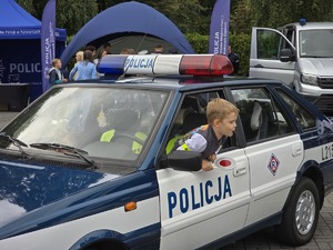Zdjęcie uczestników pikniku rodzinnego na Kopcu Wyzwolenia
