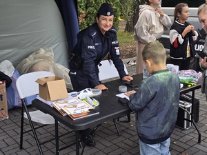 Zdjęcie uczestników pikniku rodzinnego na Kopcu Wyzwolenia