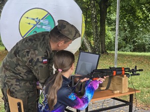 Zdjęcie uczestników pikniku rodzinnego na Kopcu Wyzwolenia