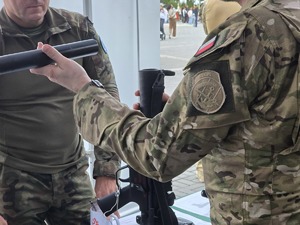 Zdjęcie uczestników pikniku rodzinnego na Kopcu Wyzwolenia