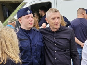 Zdjęcie policjantów podczas uroczystości ślubowania