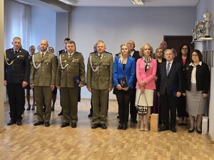 Zdjęcia uczestników uroczystej zbiórki z okazji zmiany Komendanta Miejskiego Policji w Piekarach Śląskich