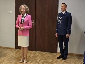 Zdjęcia uczestników uroczystej zbiórki z okazji zmiany Komendanta Miejskiego Policji w Piekarach Śląskich