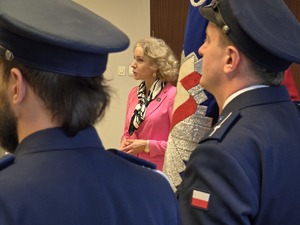 Zdjęcia uczestników uroczystej zbiórki z okazji zmiany Komendanta Miejskiego Policji w Piekarach Śląskich