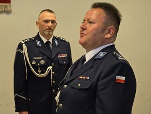 Zdjęcia uczestników uroczystej zbiórki z okazji zmiany Komendanta Miejskiego Policji w Piekarach Śląskich