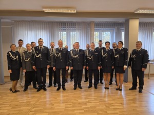 Zdjęcia uczestników uroczystej zbiórki z okazji zmiany Komendanta Miejskiego Policji w Piekarach Śląskich