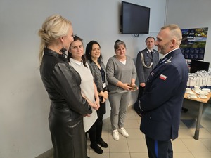 Zdjęcia uczestników uroczystej zbiórki z okazji zmiany Komendanta Miejskiego Policji w Piekarach Śląskich