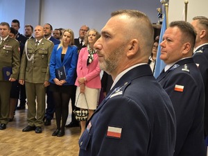 Zdjęcia uczestników uroczystej zbiórki z okazji zmiany Komendanta Miejskiego Policji w Piekarach Śląskich