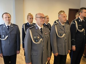 Zdjęcia uczestników uroczystej zbiórki z okazji zmiany Komendanta Miejskiego Policji w Piekarach Śląskich