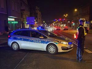 Zdjęcia z uczestników podczas uroczystości z okazji święta Odzyskania Niepodległości