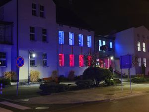 Zdjęcia z uczestników podczas uroczystości z okazji święta Odzyskania Niepodległości